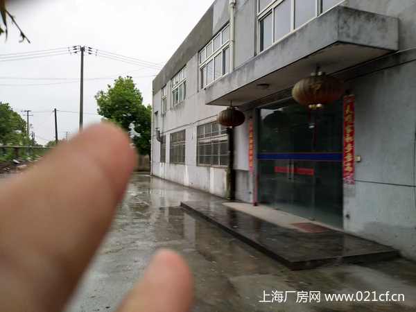 A8303 青浦區(qū)白鶴工業(yè)園區(qū)騰富路3400平方米獨(dú)門(mén)獨(dú)院廠房出租 可分割 另有6600平場(chǎng)地出租