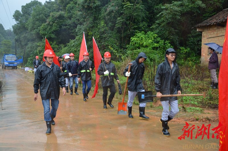 國企擔(dān)當(dāng)：中鐵中南公司防汛抗洪沖鋒在前