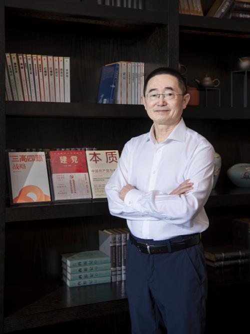 中南傳媒董事長彭玻：將繼續(xù)堅(jiān)守主業(yè)、擁抱趨勢 確保公司在出版領(lǐng)域頭部地位