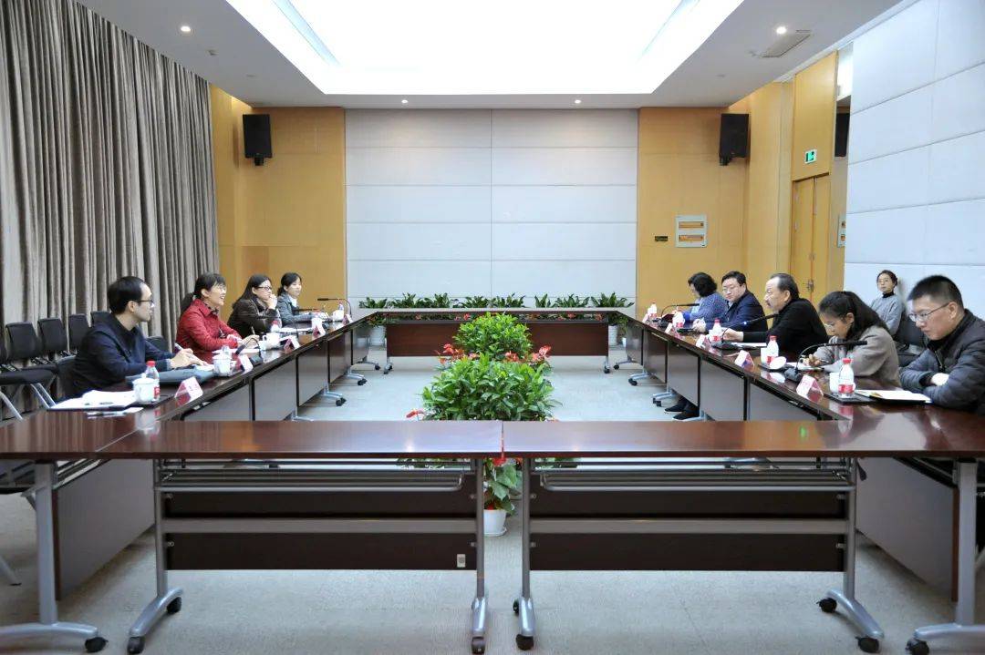 杭州市委組織部副部長虞文娟到中南集團(tuán)調(diào)研黨建工作濱江區(qū)委常委、組織部長商麗萍陪同