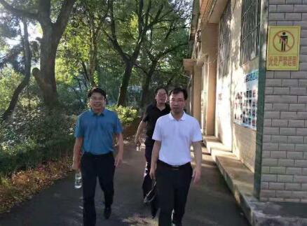 常寧市教育局黨委書記王元成調(diào)研常寧市教師進修學校時強調(diào)：打造“三張名片”盛開“湘南之花”