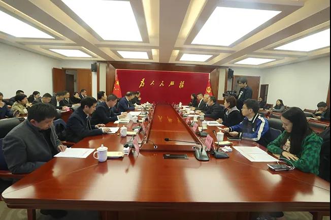 貴州省安順市委書記陳少榮接待國信中科信息技術(shù)研究院考察團(tuán)一行