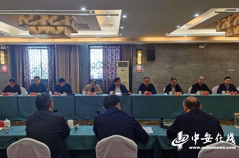 安徽省安委會(huì)就太湖致12人重大交通事故約談安慶市政府