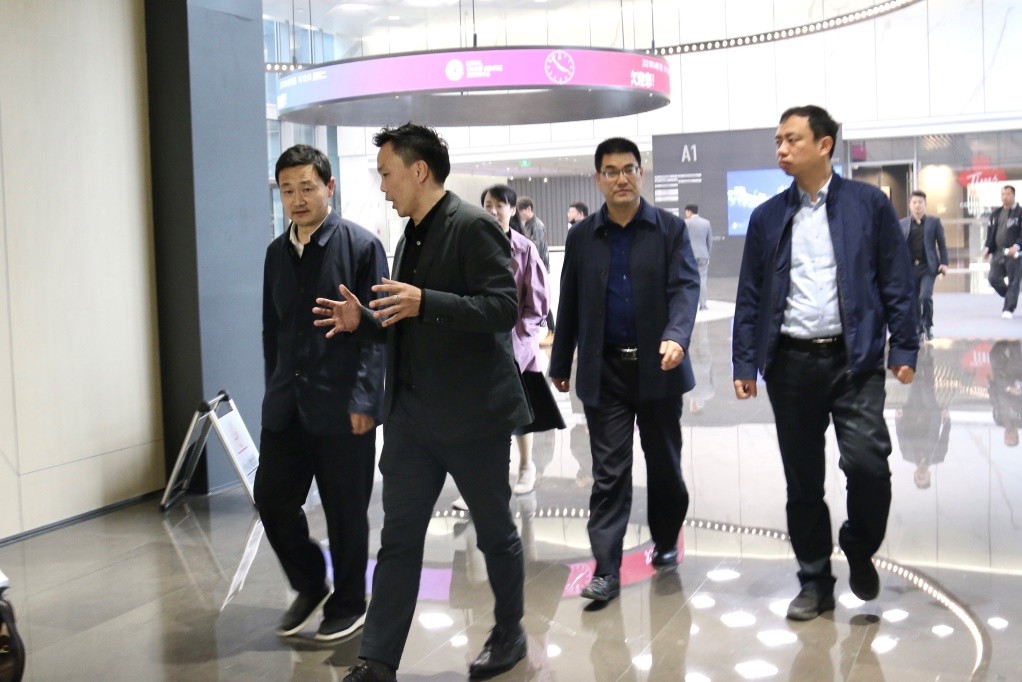 陜西省寶雞市金臺區(qū)領(lǐng)導蒞臨浙江跨?？毓杉瘓F參觀考察